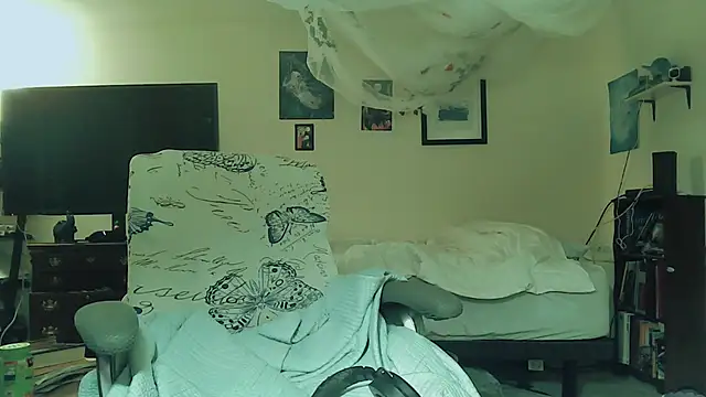 Snapshot of PolinaLoveX chatting on 02-04-25, 06:46 PolinaLoveX online show from 02-04-25, 06:46