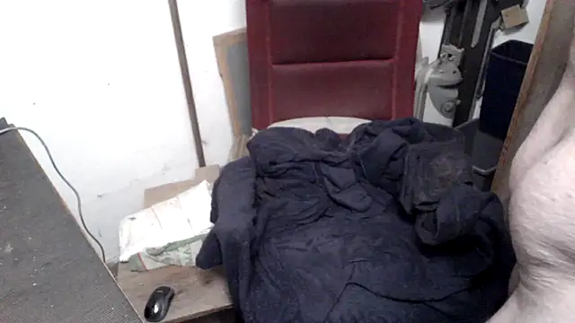 Snapshot of Vernalot_76 chatting on 10-14-25, 07:25 Vernalot 76 online show from 10-14-25, 07:25