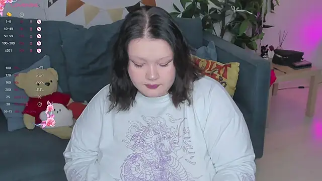 LilyBelll online show from 10-04-25, 08:29