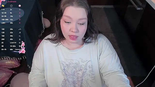 Snapshot of LilyBelll chatting on 02-20-26, 06:37 LilyBelll online show from 02-20-26, 06:37