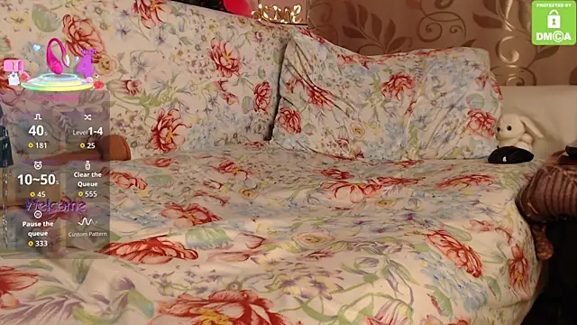 Snapshot of _M_i_a___ chatting on 10-20-25, 02:56 M i a online show from 10-20-25, 02:56