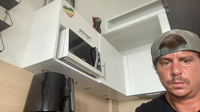 Snapshot of cupidonhot chatting on 07-14-26, 01:17 cupidonhot online show from 07-14-26, 01:17