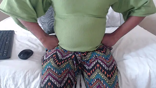 Snapshot of TransCya2024 chatting on 04-15-26, 12:23 TransCya2024 online show from 04-15-26, 12:23