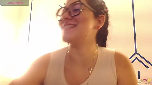 Snapshot of EsmeraldaSantoss chatting on 12-19-24, 12:45 EsmeraldaSantoss online show from 12-19-24, 12:45