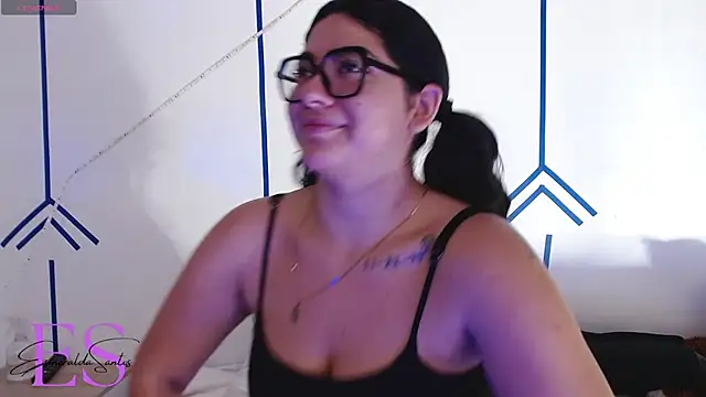 Snapshot of EsmeraldaSantoss chatting on 01-07-25, 12:41 EsmeraldaSantoss online show from 01-07-25, 12:41