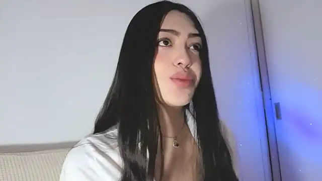 Snapshot of Sweet-Sophiee chatting on 04-25-26, 03:42 Sweet-Sophiee online show from 04-25-26, 03:42