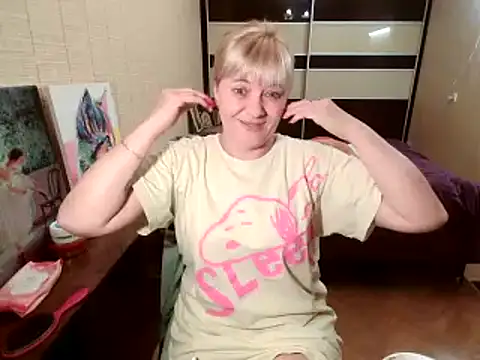 Lia Laguna77 online show from 10-17-25, 06:21