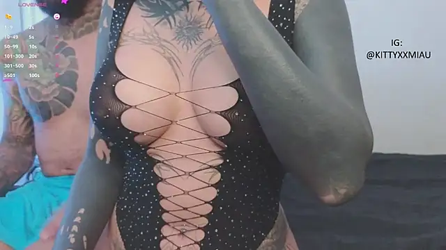 Snapshot of kitty_21 chatting on 02-19-25, 04:01 kitty 21 online show from 02-19-25, 04:01