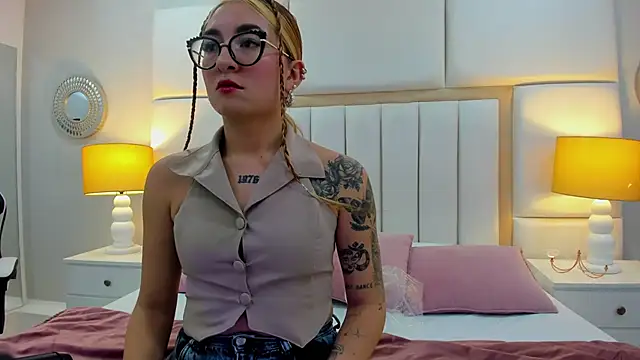 AmbarSantany online show from 02-21-25, 08:38