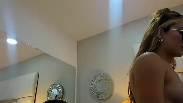 AmbarSantany online show from 03-13-25, 08:32