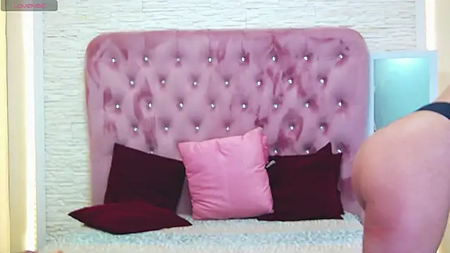 KikiSweet08 online show from 03-21-25, 08:50