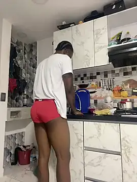 Snapshot of Drake_Nassir4 chatting on 02-01-25, 02:37 Drake Nassir4 online show from 02-01-25, 02:37