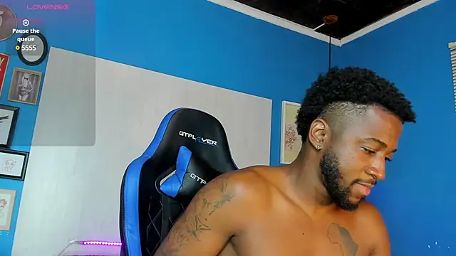 Snapshot of Drake_Nassir4 chatting on 02-14-25, 06:40 Drake Nassir4 online show from 02-14-25, 06:40