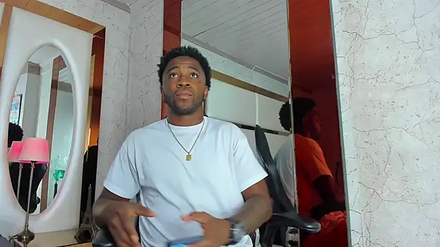 Snapshot of Drake_Nassir4 chatting on 03-05-25, 02:12 Drake Nassir4 online show from 03-05-25, 02:12