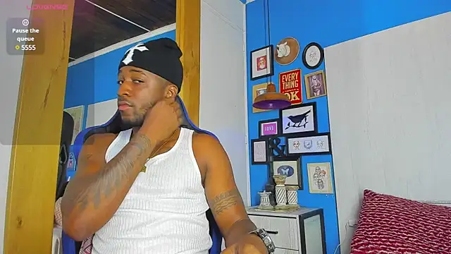 Snapshot of Drake_Nassir4 chatting on 03-16-25, 03:47 Drake Nassir4 online show from 03-16-25, 03:47