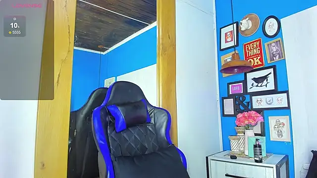 Snapshot of Drake_Nassir4 chatting on 09-19-25, 09:22 Drake Nassir4 online show from 09-19-25, 09:22