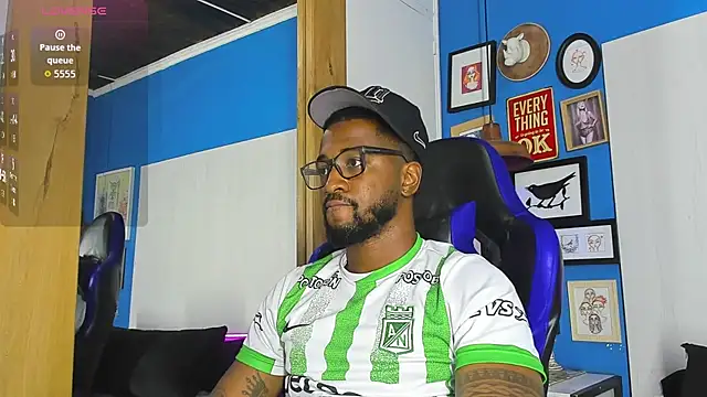 Snapshot of Drake_Nassir4 chatting on 09-23-25, 09:07 Drake Nassir4 online show from 09-23-25, 09:07