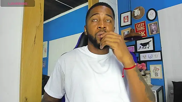 Snapshot of Drake_Nassir4 chatting on 09-29-25, 09:19 Drake Nassir4 online show from 09-29-25, 09:19