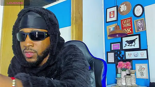 Snapshot of Drake_Nassir4 chatting on 10-01-25, 09:54 Drake Nassir4 online show from 10-01-25, 09:54