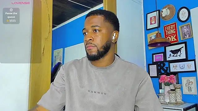 Snapshot of Drake_Nassir4 chatting on 10-06-25, 02:47 Drake Nassir4 online show from 10-06-25, 02:47