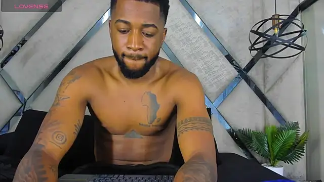 Snapshot of Drake_Nassir4 chatting on 10-16-25, 05:58 Drake Nassir4 online show from 10-16-25, 05:58