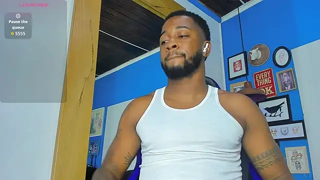 Snapshot of Drake_Nassir4 chatting on 10-17-25, 08:55 Drake Nassir4 online show from 10-17-25, 08:55