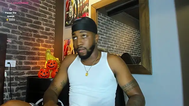 Snapshot of Drake_Nassir4 chatting on 10-30-25, 03:02 Drake Nassir4 online show from 10-30-25, 03:02