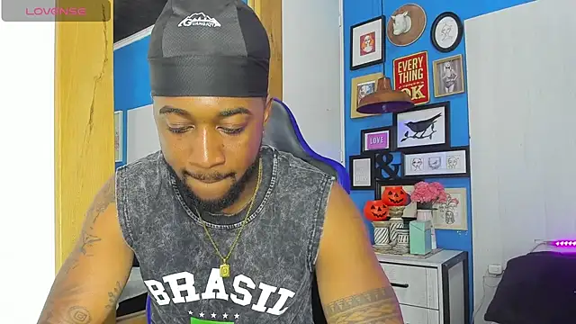 Snapshot of Drake_Nassir4 chatting on 10-31-25, 09:49 Drake Nassir4 online show from 10-31-25, 09:49