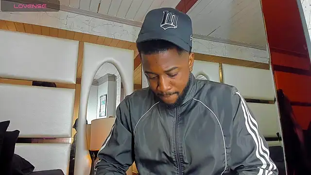 Snapshot of Drake_Nassir4 chatting on 11-14-25, 02:16 Drake Nassir4 online show from 11-14-25, 02:16