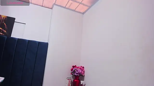 Angela saenx2 online show from 12-15-24, 07:10