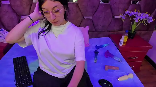 Katty Queen online show from 11-27-25, 12:40