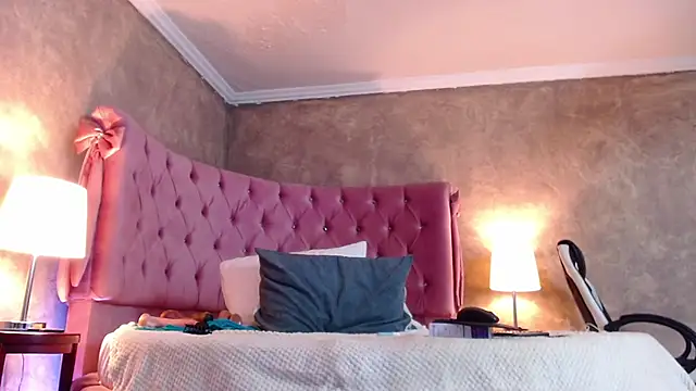 GabyPetit online show from 02-01-25, 04:22