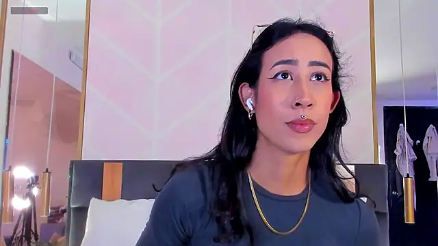 GabyPetit online show from 11-26-25, 07:59