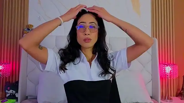 Snapshot of GabyPetit chatting on 02-21-26, 11:55 GabyPetit online show from 02-21-26, 11:55