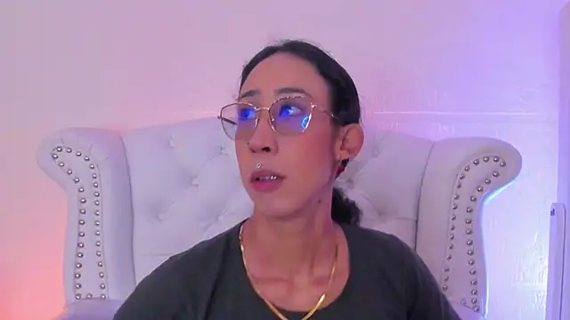 Snapshot of GabyPetit chatting on 02-28-26, 07:48 GabyPetit online show from 02-28-26, 07:48