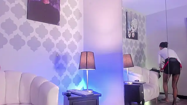 Snapshot of GabyPetit chatting on 05-08-26, 11:59 GabyPetit online show from 05-08-26, 11:59