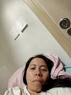 Snapshot of doggiepossession chatting on 03-28-26, 03:00 doggiepossession online show from 03-28-26, 03:00