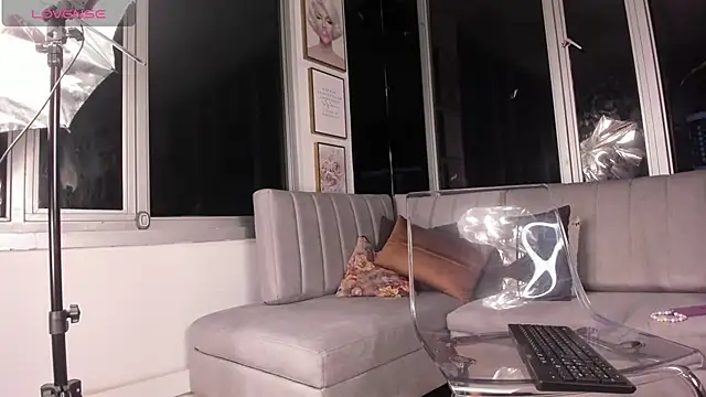 Megan Lim online show from 02-11-25, 10:37