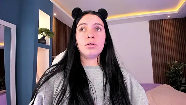 Lucy Smith2 online show from 01-21-25, 08:30