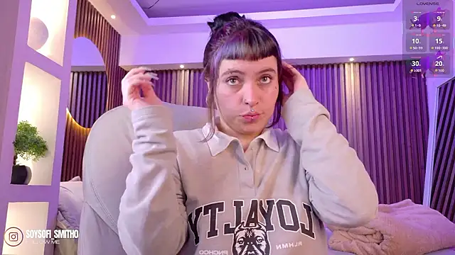 Snapshot of Lucy_Smith2 chatting on 03-05-26, 03:57 Lucy Smith2 online show from 03-05-26, 03:57