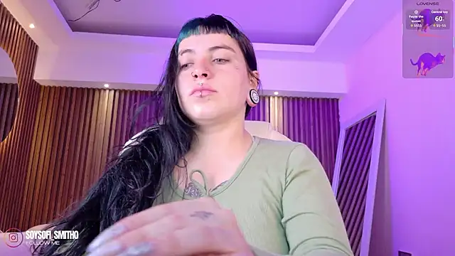 Snapshot of Lucy_Smith2 chatting on 03-18-26, 03:53 Lucy Smith2 online show from 03-18-26, 03:53