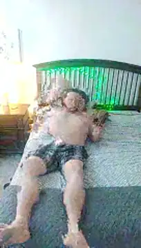 Snapshot of Boo-boo_kittyfux chatting on 05-19-26, 02:23 Boo-boo kittyfux online show from 05-19-26, 02:23