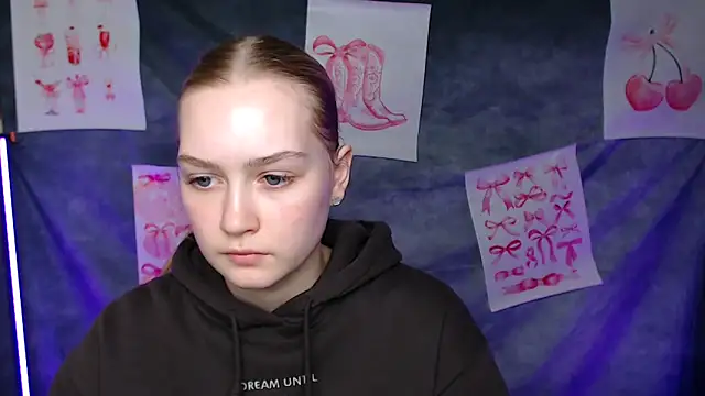 Snapshot of MademoiselleCl chatting on 02-15-26, 01:20 MademoiselleCl online show from 02-15-26, 01:20