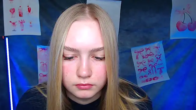 Snapshot of MademoiselleCl chatting on 02-17-26, 07:05 MademoiselleCl online show from 02-17-26, 07:05