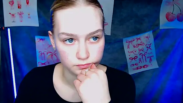 Snapshot of MademoiselleCl chatting on 02-25-26, 01:32 MademoiselleCl online show from 02-25-26, 01:32