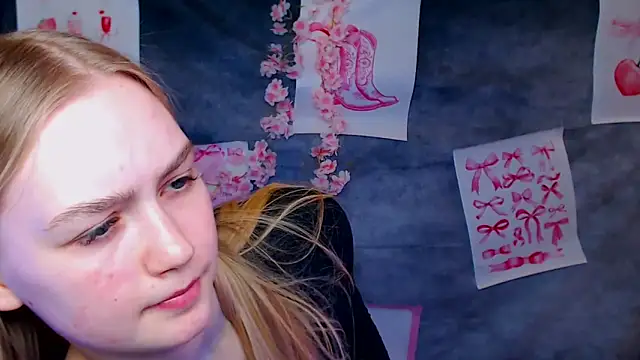 Snapshot of MademoiselleCl chatting on 03-02-26, 01:29 MademoiselleCl online show from 03-02-26, 01:29