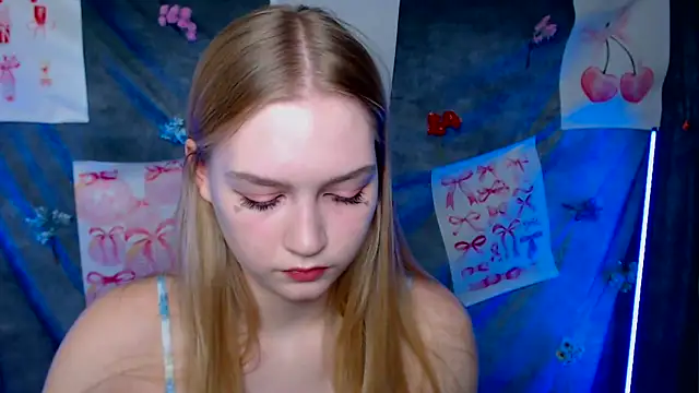 Snapshot of MademoiselleCl chatting on 03-07-26, 08:06 MademoiselleCl online show from 03-07-26, 08:06