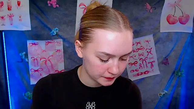 Snapshot of MademoiselleCl chatting on 03-09-26, 01:04 MademoiselleCl online show from 03-09-26, 01:04