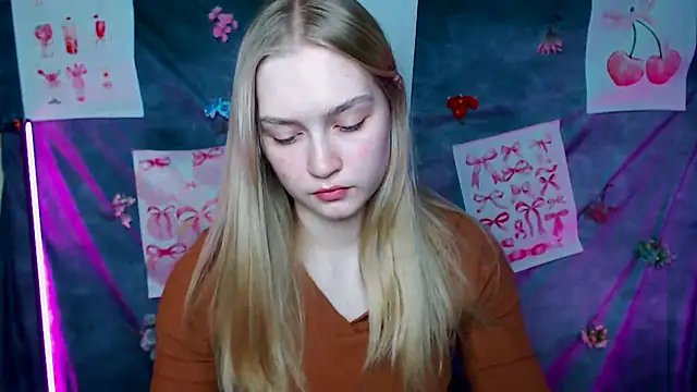 Snapshot of MademoiselleCl chatting on 03-29-26, 06:19 MademoiselleCl online show from 03-29-26, 06:19