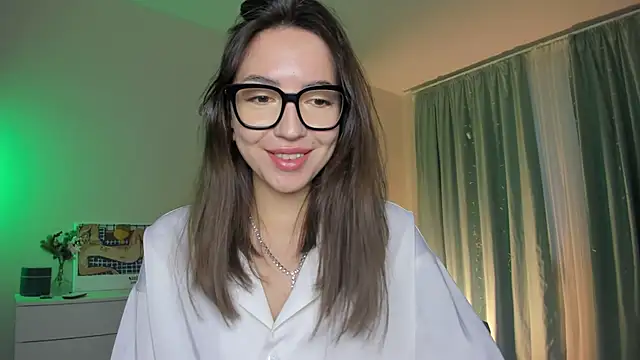 Snapshot of Oh_My_Dianee chatting on 12-16-24, 09:57 Oh My Dianee online show from 12-16-24, 09:57
